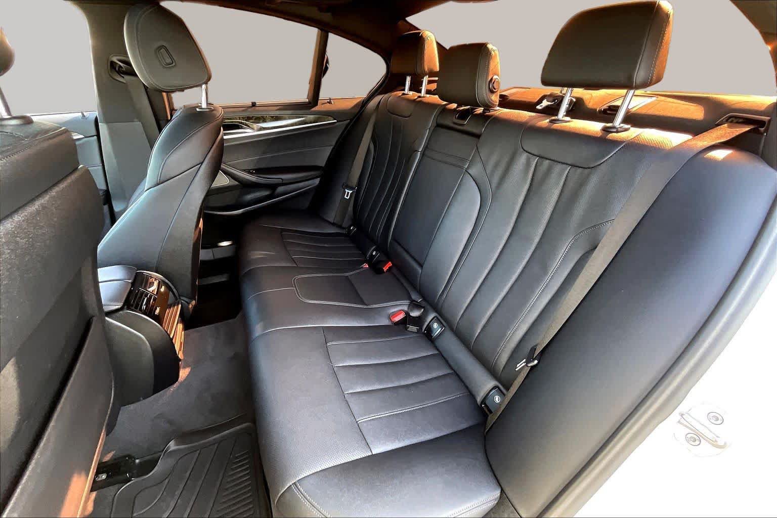 Used 2022 BMW 530i w/ Executive Package RWD image 18
