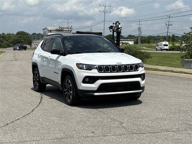 Used 2024 Jeep Compass Limited AWD/4WD image 3