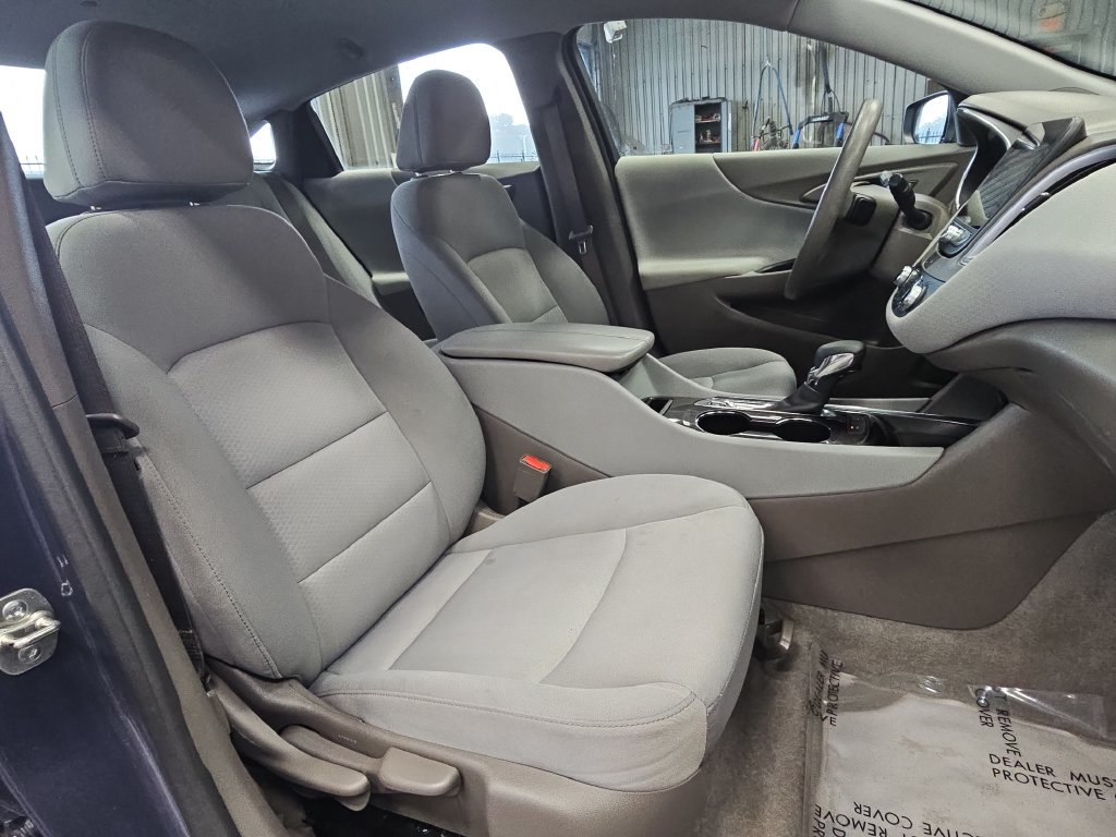 Used 2025 Chevrolet Malibu LT FWD image 10