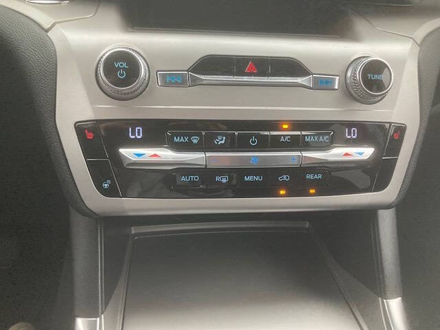 Certified 2020 Ford Explorer XLT w/ Equipment Group 202A AWD/4WD image 20