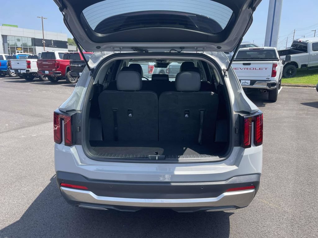 Used 2025 Kia Sorento S w/ Panoramic Sunroof Package FWD image 10