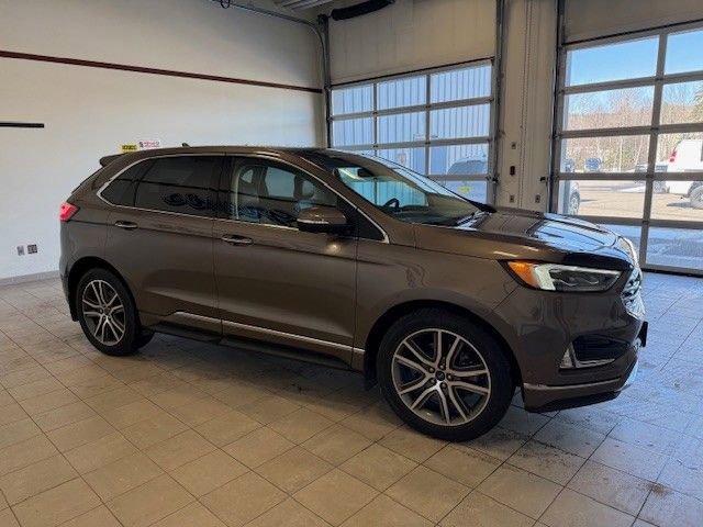 Certified 2019 Ford Edge Titanium w/ Equipment Group 301A image 4