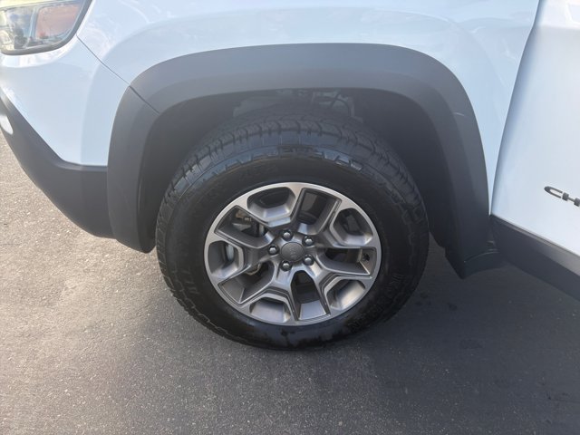 Used 2021 Jeep Cherokee Trailhawk w/ Trailer Tow Group AWD/4WD image 26