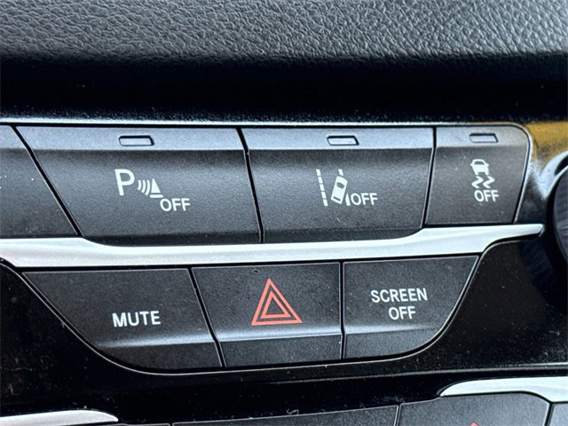 Used 2024 Chrysler Pacifica Touring-L image 33