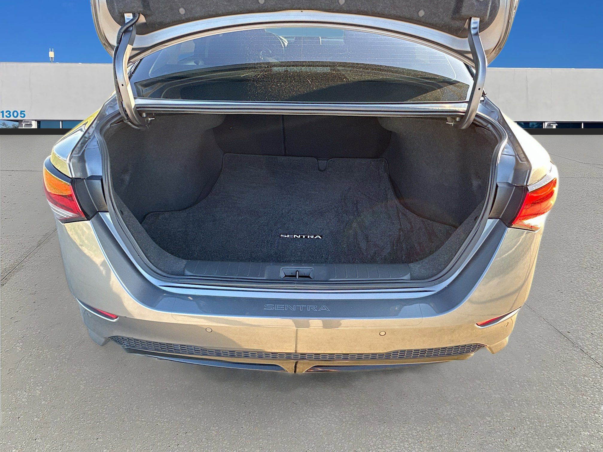 Used 2023 Nissan Sentra SR w/ Midnight Edition Package image 22