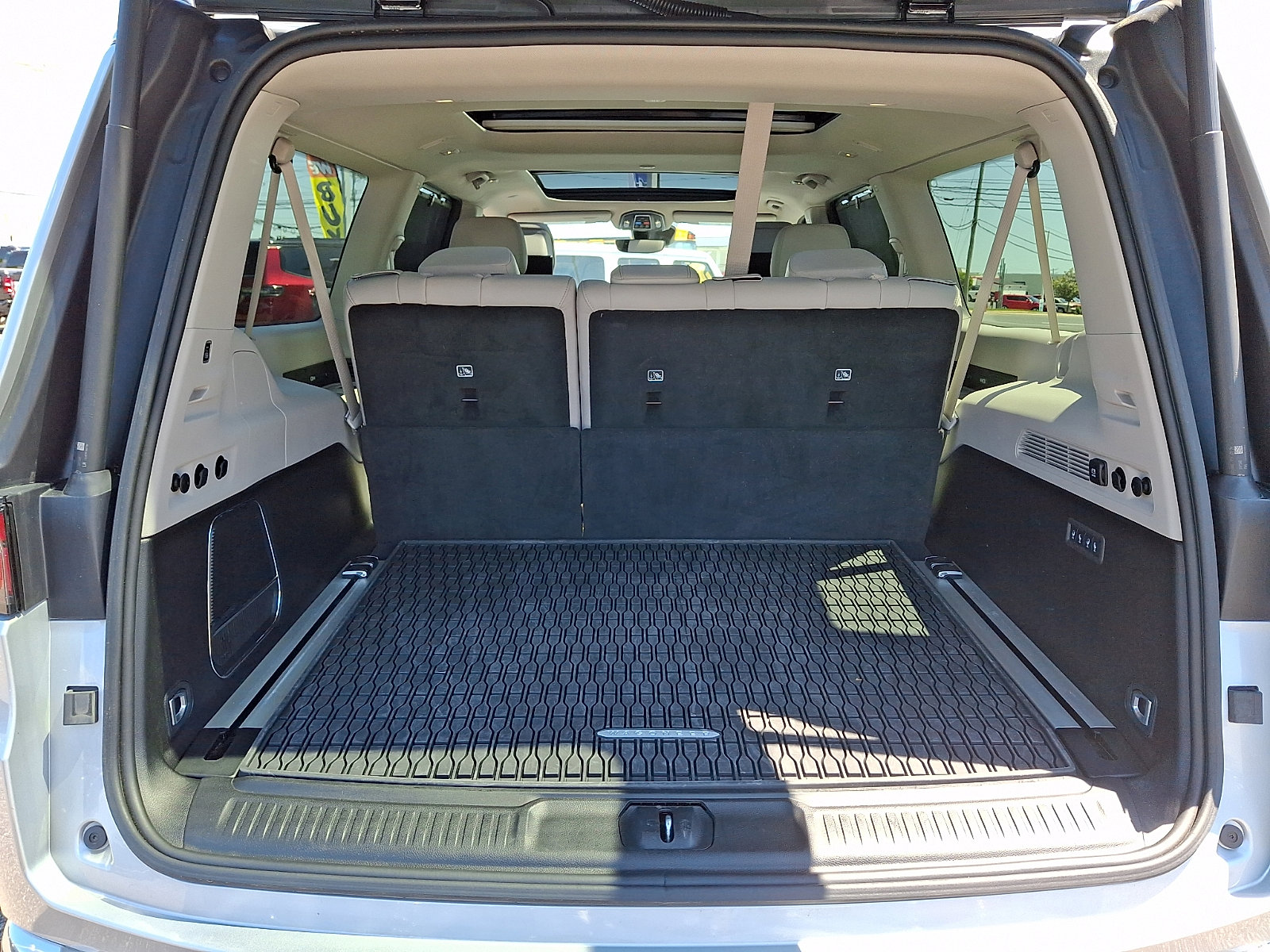Used 2024 Jeep Wagoneer L Series III w/ Premium Group I AWD/4WD image 30