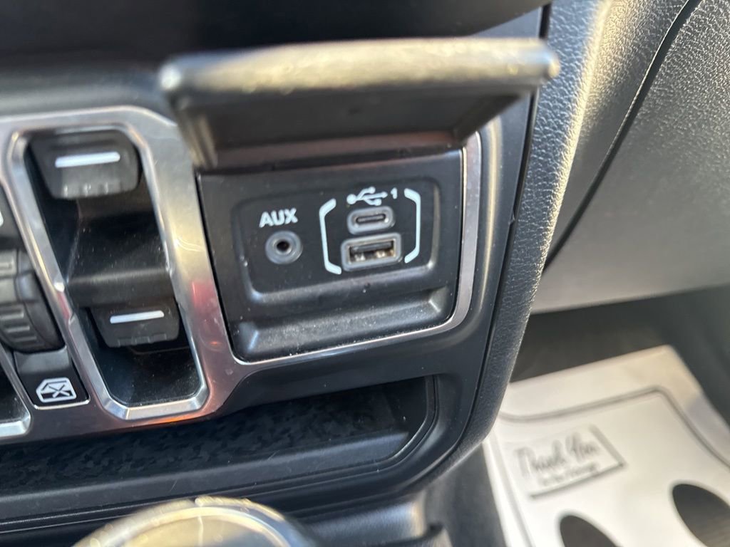 Used 2020 Jeep Wrangler Unlimited Sahara image 19