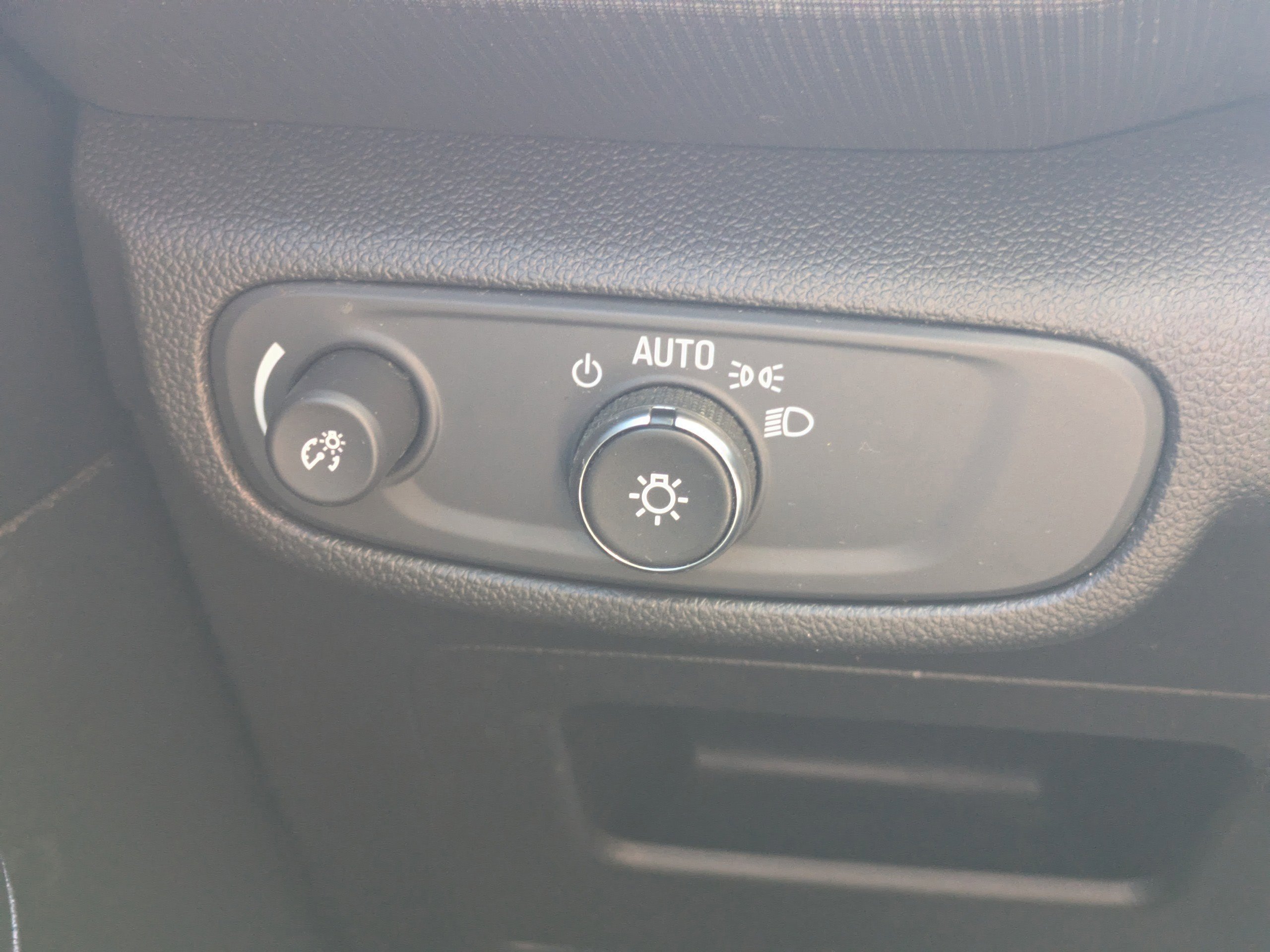 Used 2023 Chevrolet TrailBlazer LS image 23