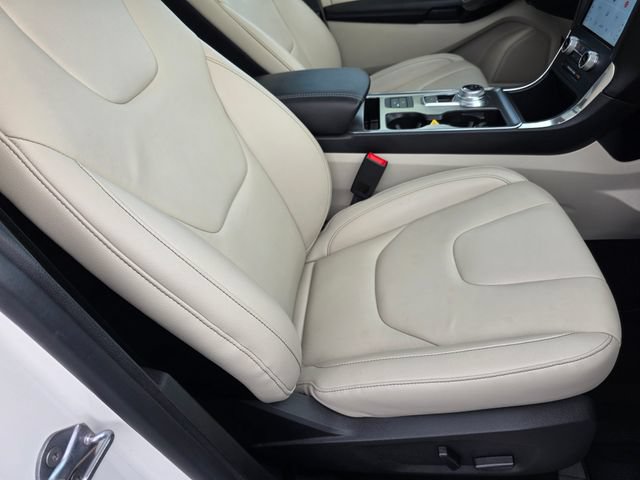 Certified 2022 Ford Edge Titanium AWD/4WD image 14