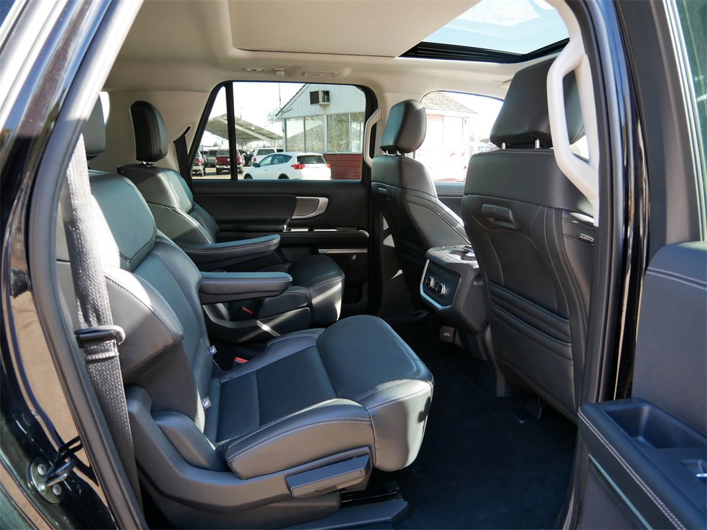 Certified 2025 Ford Expedition Max Platinum image 9