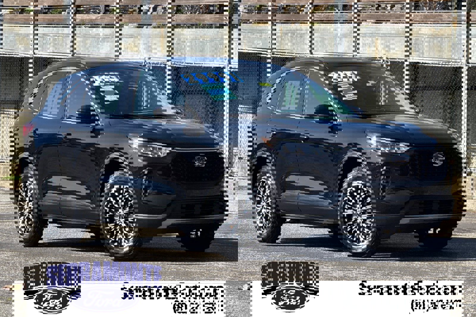 Certified 2025 Ford Escape Base image 1