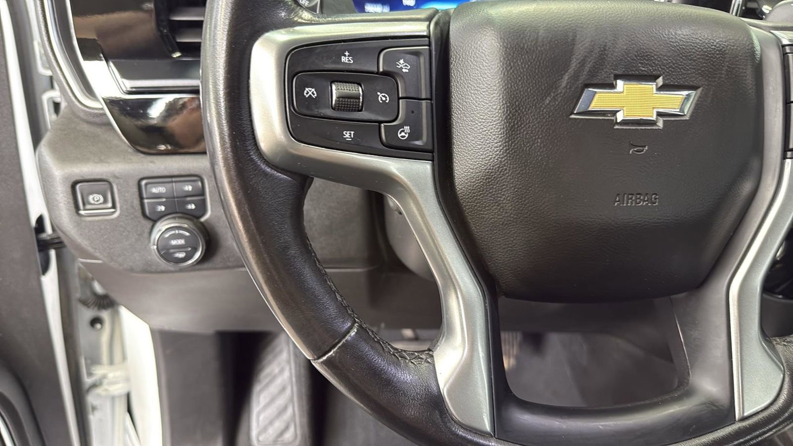 Used 2023 Chevrolet Silverado 1500 LTZ image 17