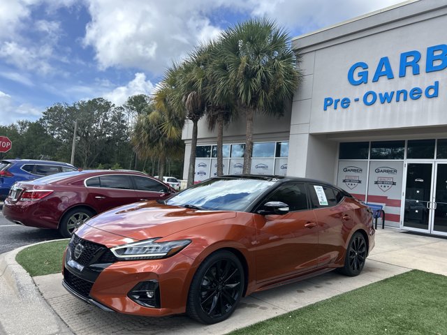 Used 2022 Nissan Maxima SR w/ Sport Mat Group FWD image 7