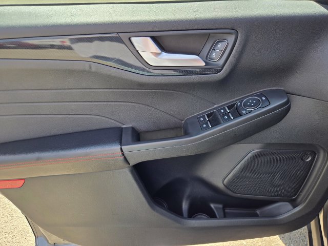Certified 2025 Ford Escape ST-Line Select AWD/4WD image 20