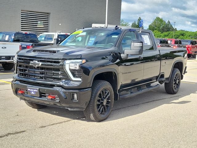 Used 2026 Chevrolet Silverado 2500 LTZ w/ LTZ Plus Package AWD/4WD image 2