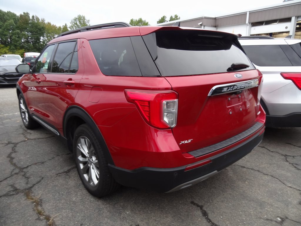 Certified 2022 Ford Explorer XLT w/ Equipment Group 202A image 2