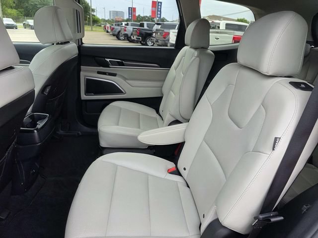 Used 2025 Kia Telluride S FWD image 11