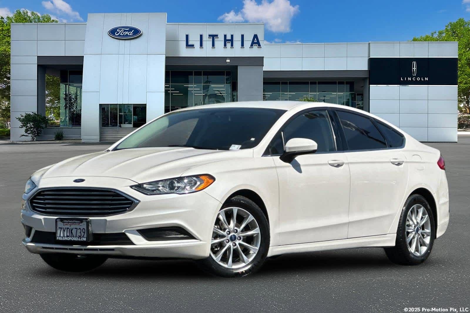 Certified 2017 Ford Fusion SE w/ Fusion SE Technology Package