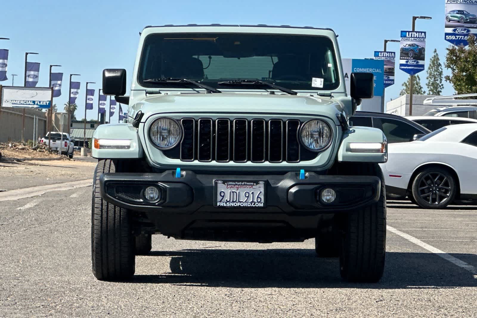 Used 2024 Jeep Wrangler Unlimited AWD/4WD image 10