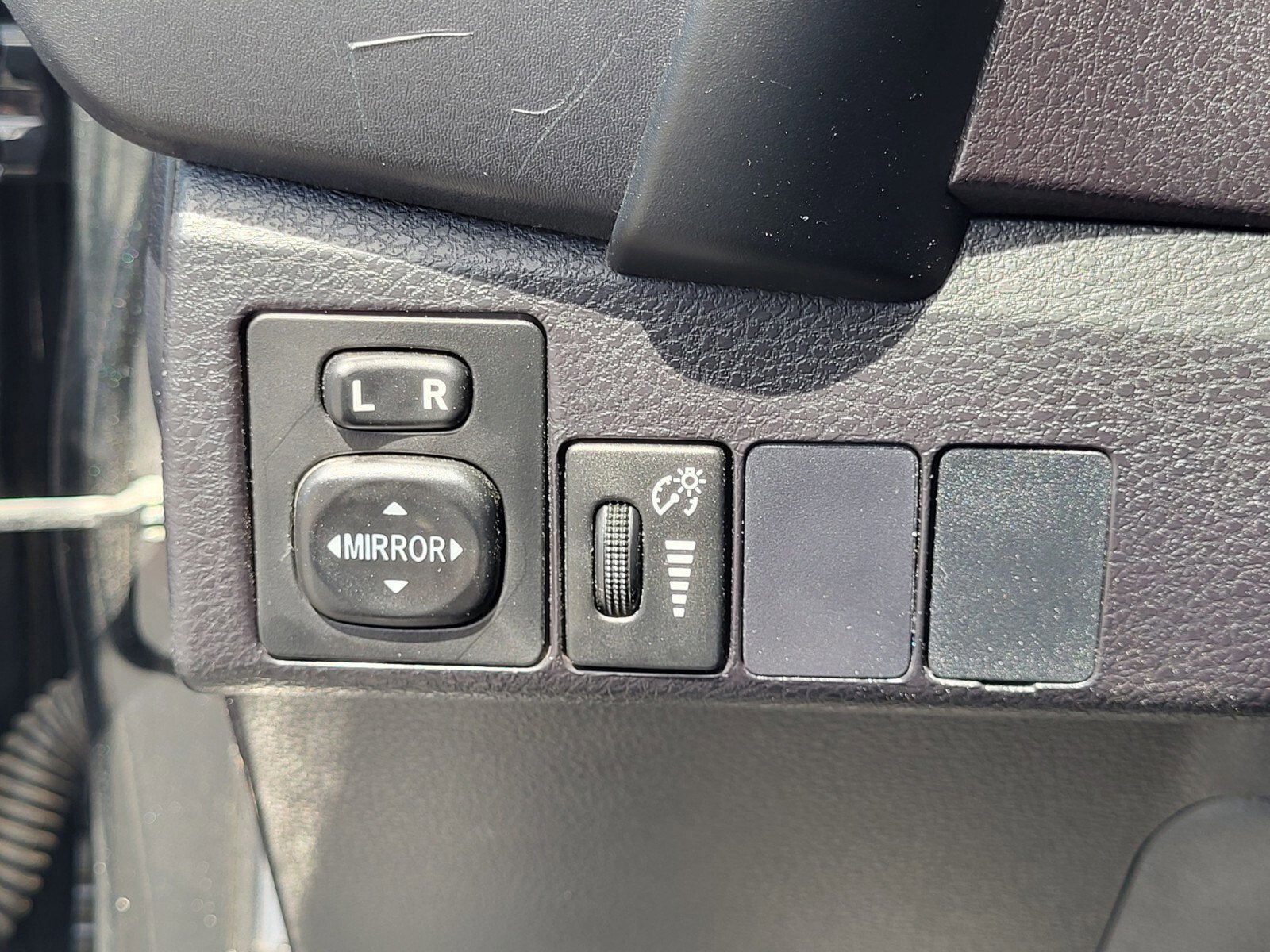 Used 2019 Toyota Corolla LE image 23