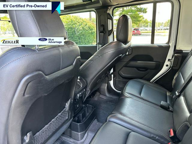 Used 2024 Jeep Wrangler Unlimited Sahara AWD/4WD image 22