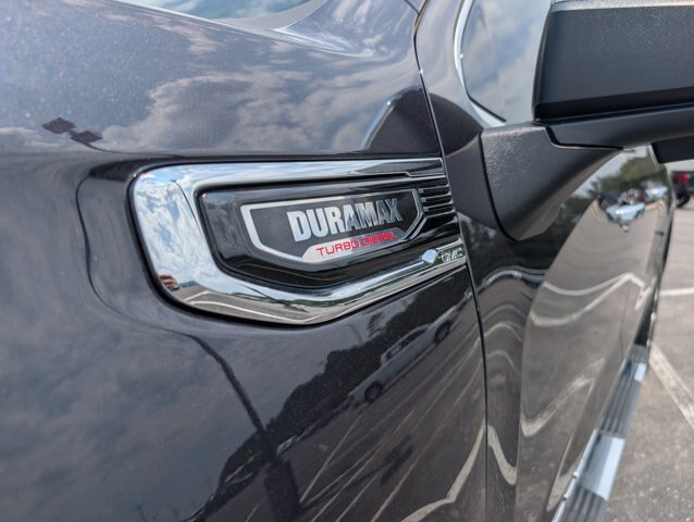 Used 2024 GMC Sierra 1500 SLT w/ SLT Premium Plus Package AWD/4WD image 9