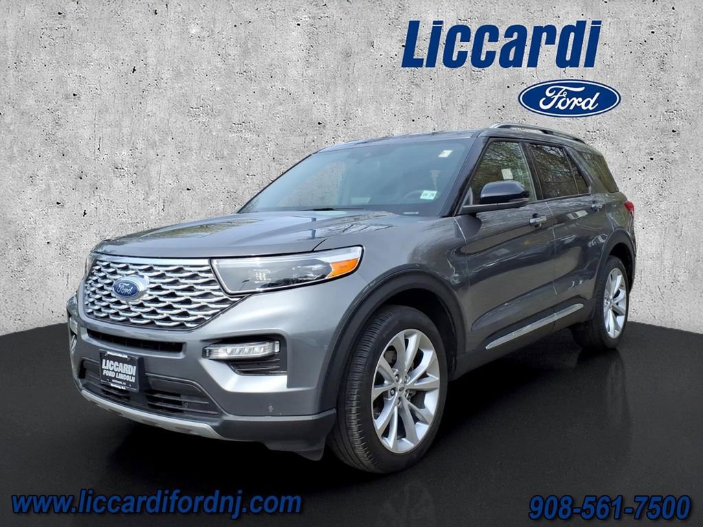 Certified 2023 Ford Explorer Platinum w/ Technology Package AWD/4WD image 3