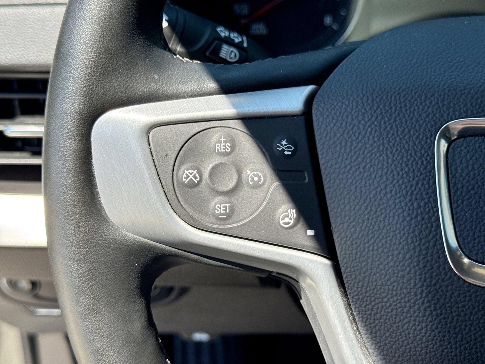 Used 2024 GMC Terrain SLT w/ Elevation Edition AWD/4WD image 29