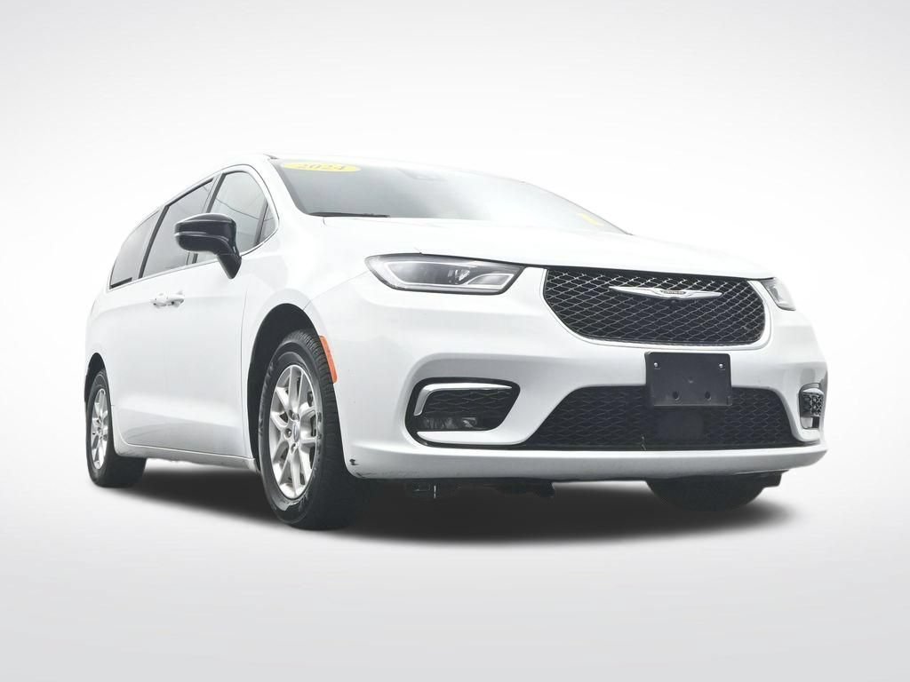 Used 2024 Chrysler Pacifica Touring-L FWD image 33