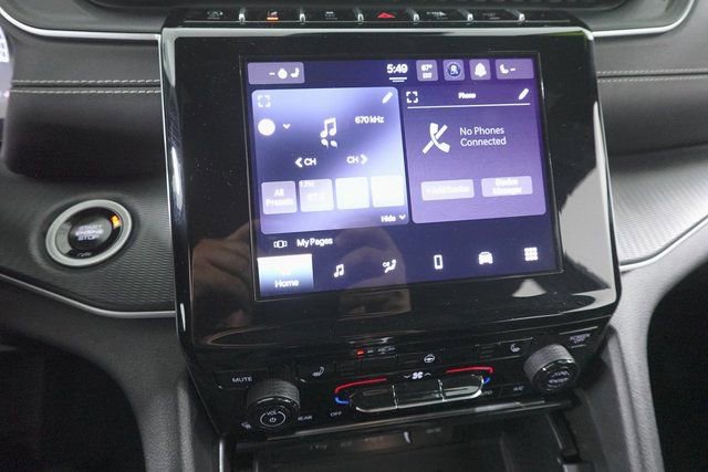 Used 2024 Jeep Grand Cherokee Altitude image 16