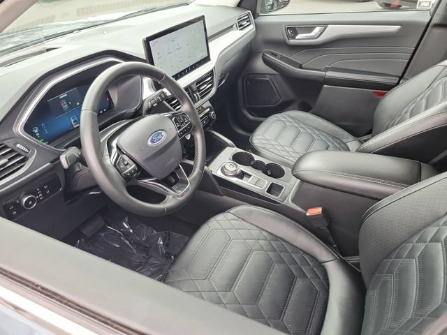 Certified 2023 Ford Escape SE w/ PHEV Premium Package FWD image 3