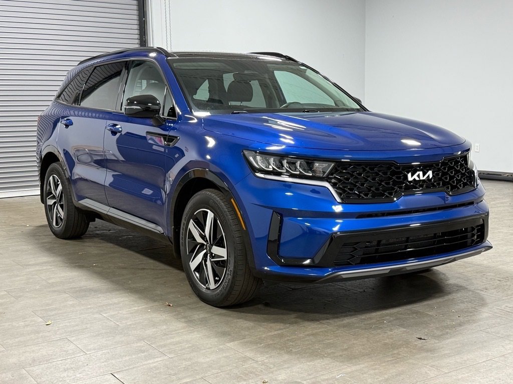 Used 2023 Kia Sorento S w/ Panoramic Sunroof Package image 2