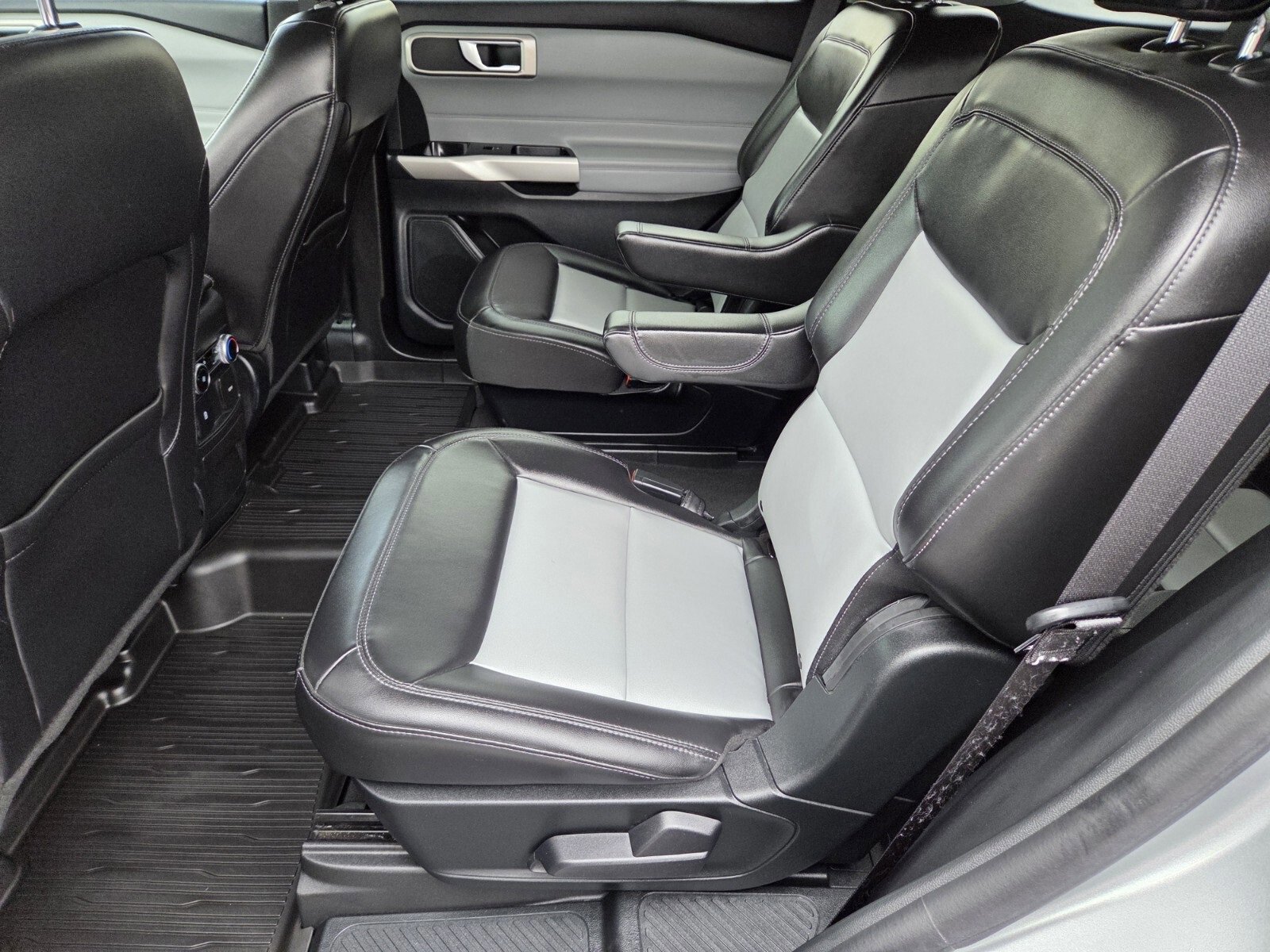 Certified 2023 Ford Explorer XLT w/ Equipment Group 202A image 11