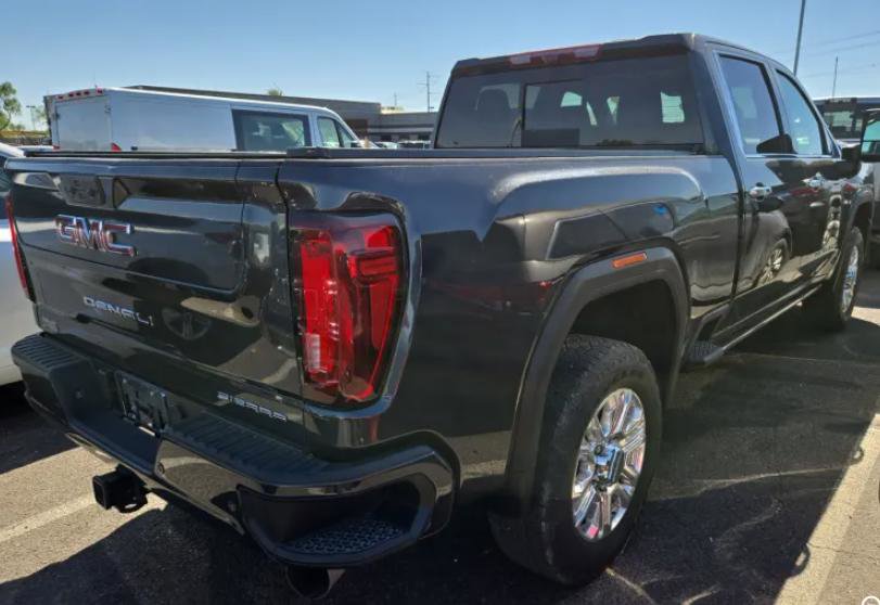 Used 2022 GMC Sierra 2500 Denali w/ Denali Ultimate Package AWD/4WD image 5