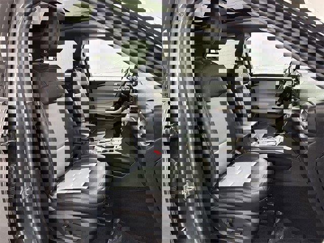 Certified 2022 Ford Explorer XLT w/ Equipment Group 202A image 17