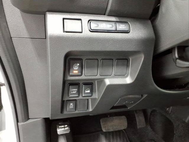 Used 2025 Nissan Frontier SV AWD/4WD image 20