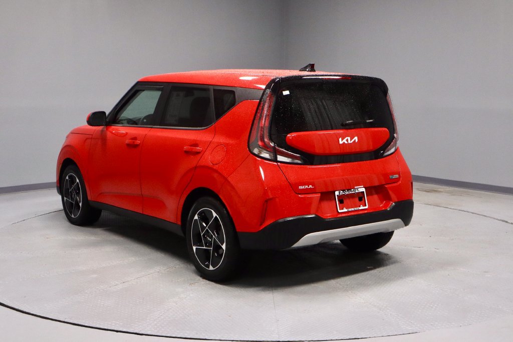 Used 2025 Kia Soul EX FWD image 10