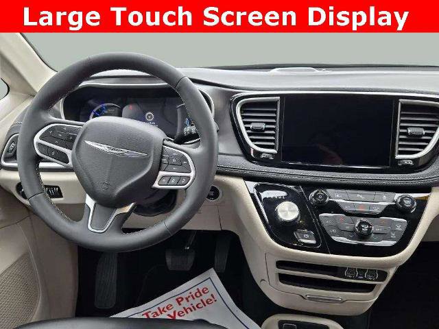 Used 2024 Chrysler Pacifica SELECT image 10