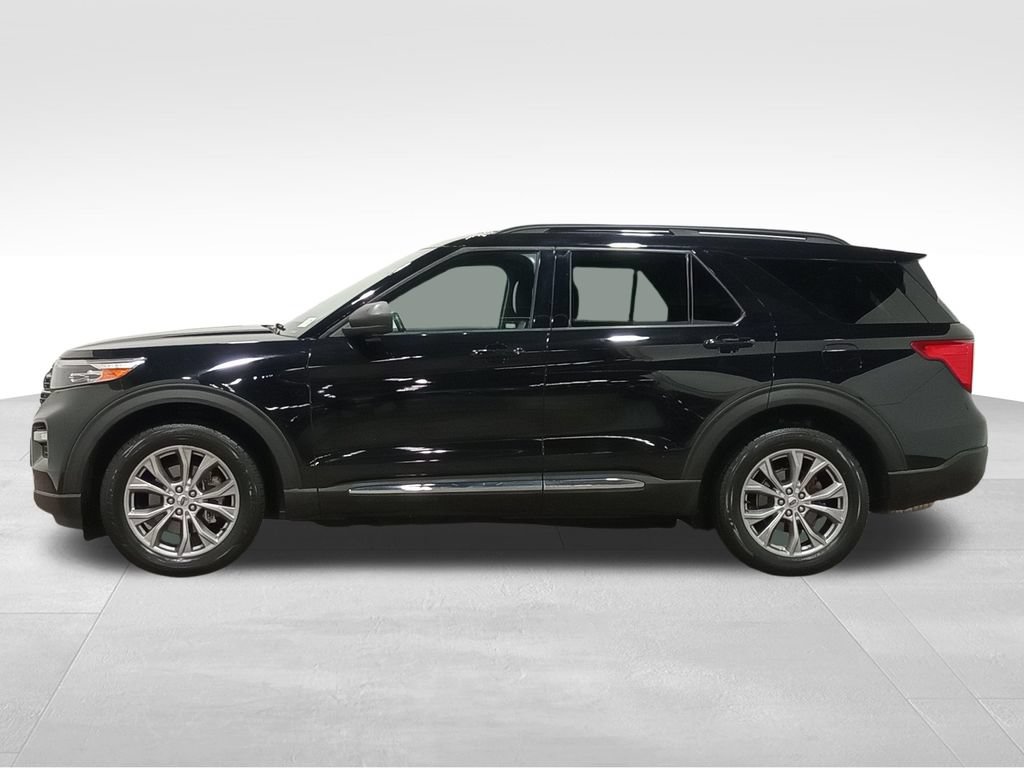 Certified 2020 Ford Explorer XLT w/ Equipment Group 202A AWD/4WD image 9