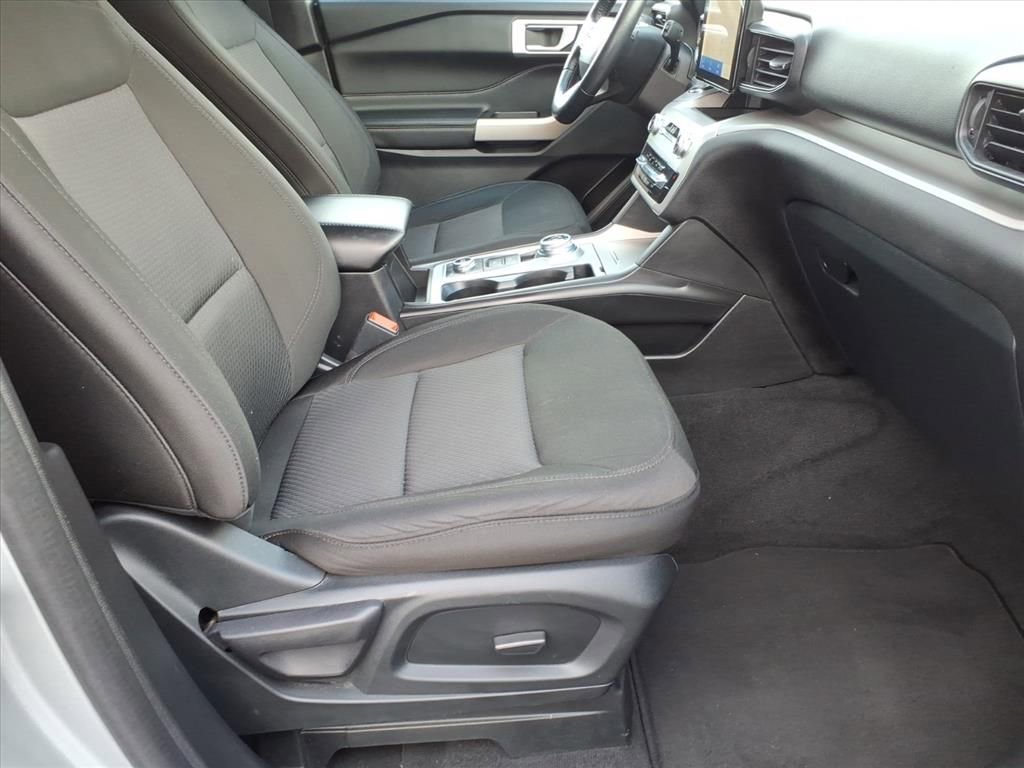 Certified 2023 Ford Explorer XLT image 8