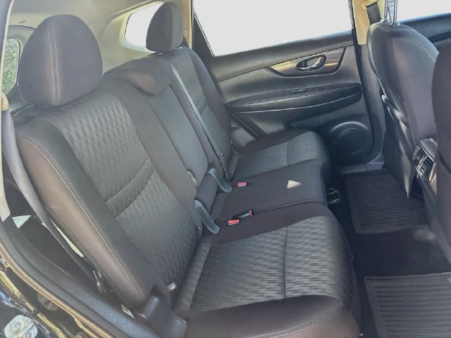 Used 2018 Nissan Rogue SV FWD image 24