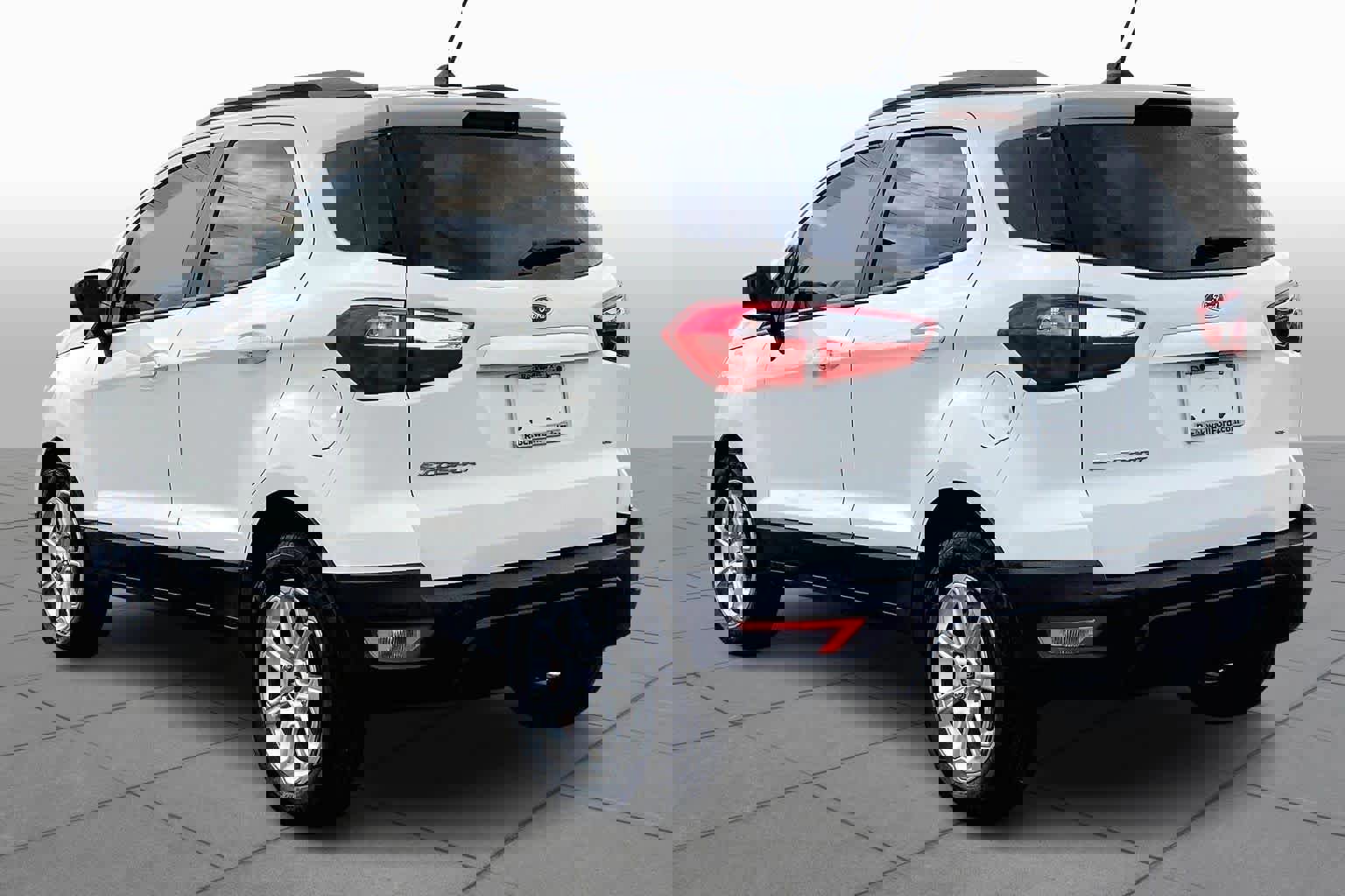 Certified 2021 Ford EcoSport SE image 2