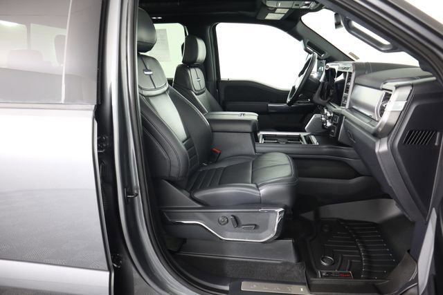 Certified 2025 Ford F450 Platinum w/ FX4 Off-Road Package image 86