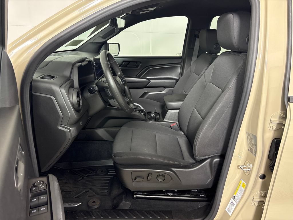Used 2023 Chevrolet Colorado Trail Boss AWD/4WD image 28