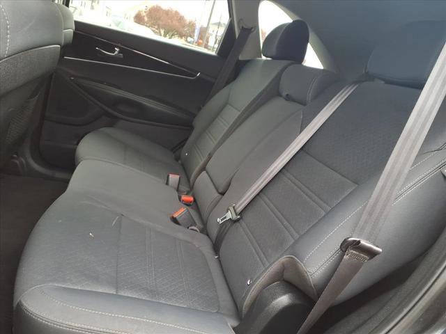 Used 2019 Kia Sorento LX w/ LX Convenience Package image 13