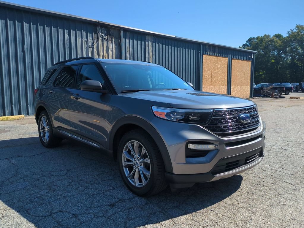 Certified 2021 Ford Explorer XLT w/ Equipment Group 202A RWD image 3