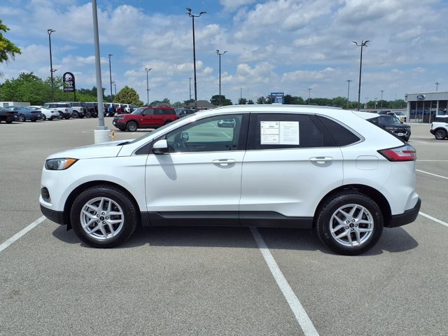 Certified 2024 Ford Edge SEL w/ Convenience Package AWD/4WD image 2