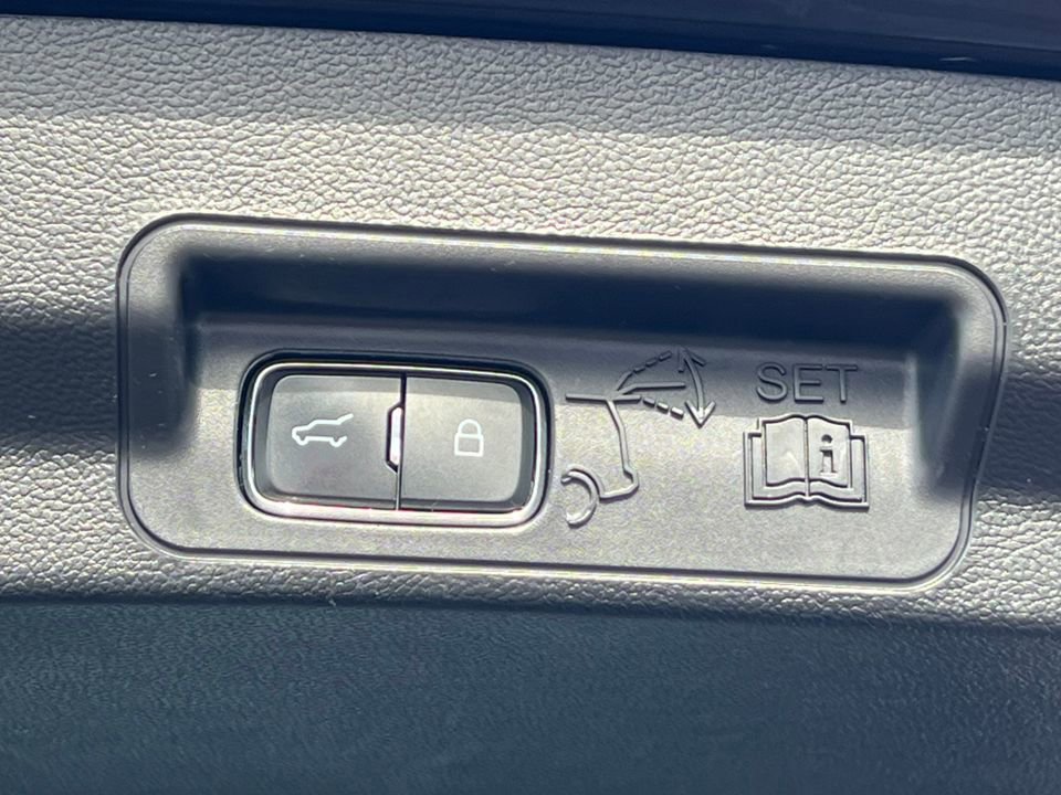 Certified 2022 Ford Explorer ST-Line w/ Class IV Trailer Tow Package image 44