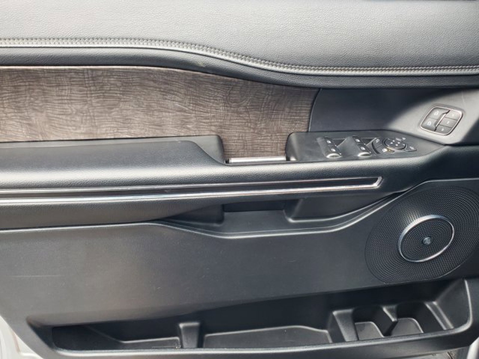 Certified 2021 Ford Expedition Max Limited image 13