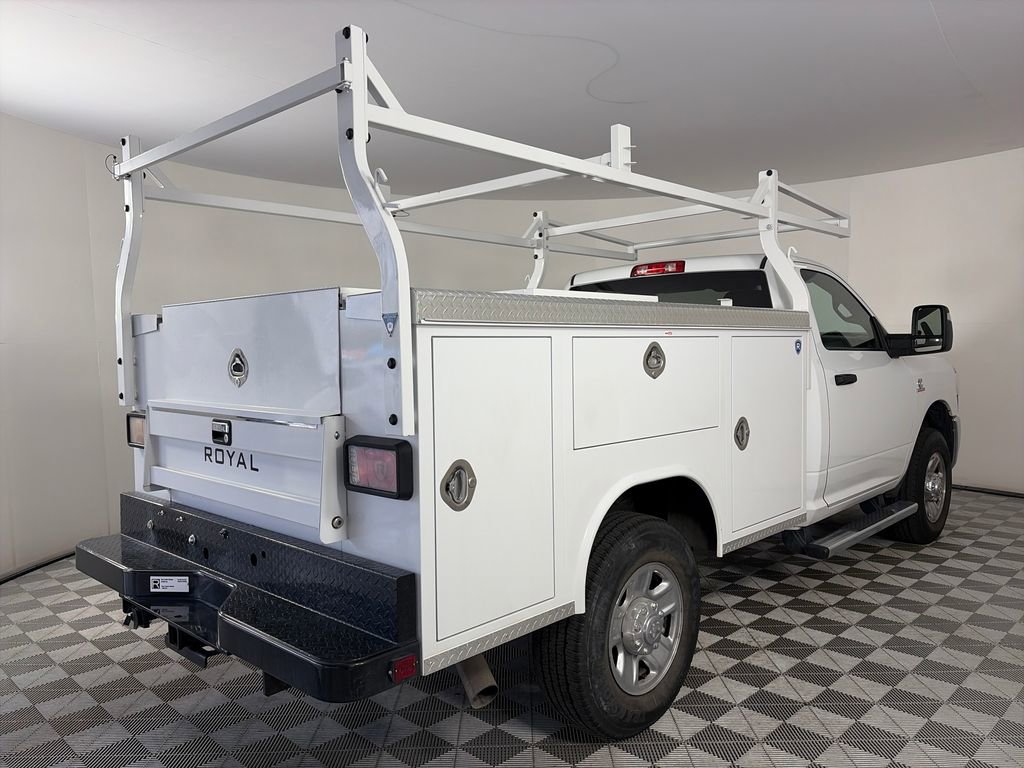 Used 2024 RAM 3500 Tradesman w/ Chrome Appearance Group AWD/4WD image 7